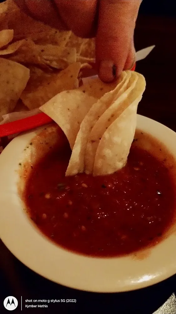 Chips & Salsa Roja
